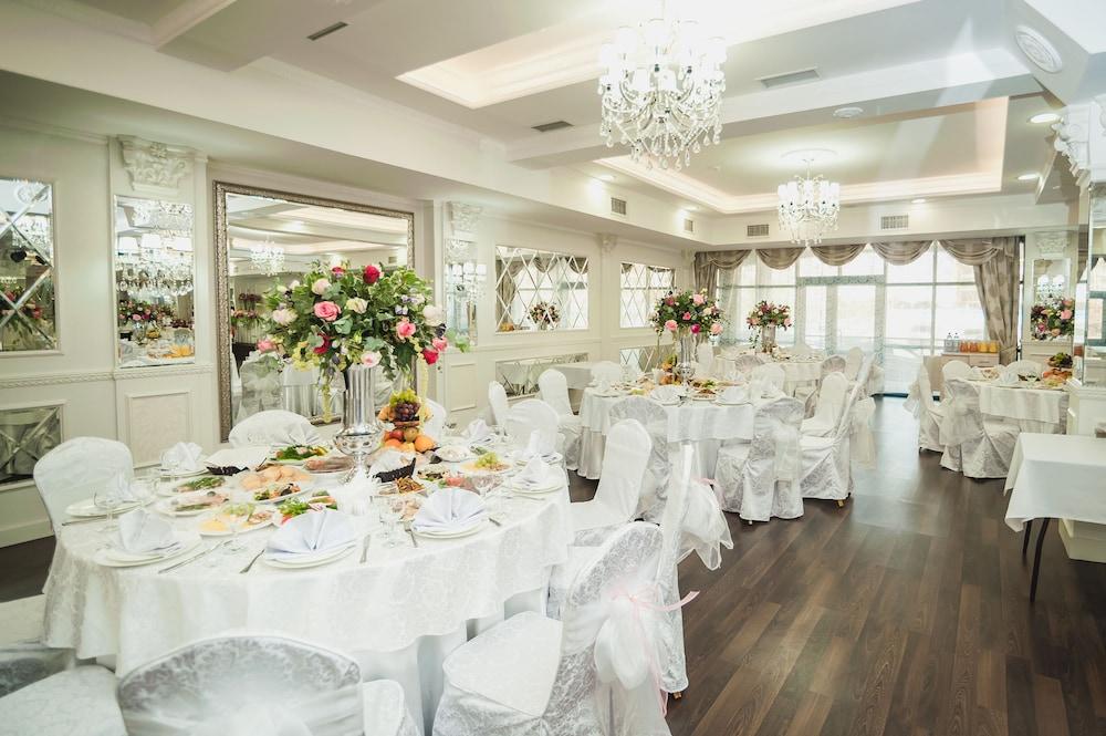 Reikartz Park Astana Ex-Royal Park Hotel & Spa Εξωτερικό φωτογραφία